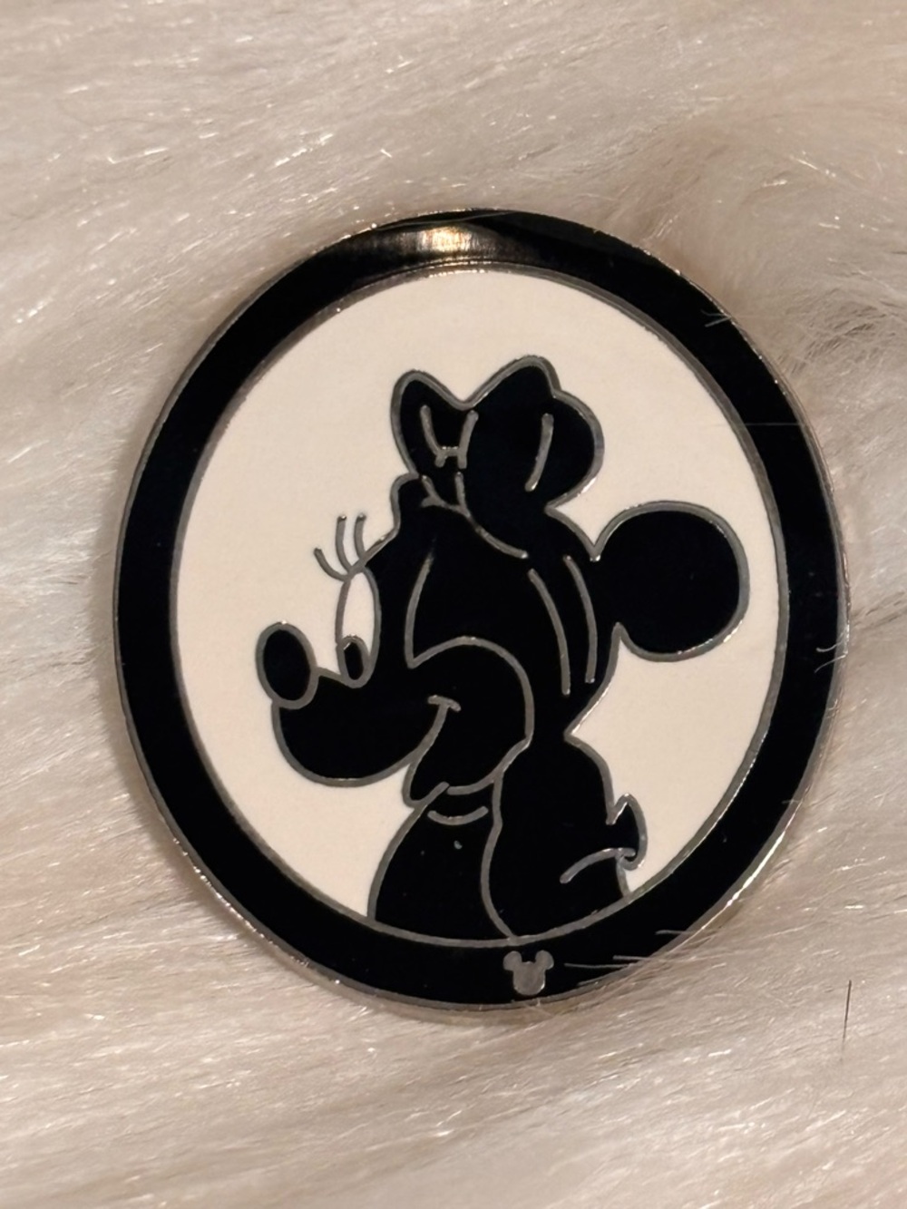 Disney Pin Disneyland Minnie and Mickey Mouse 2007 Silhouette - Picture 2 of 5
